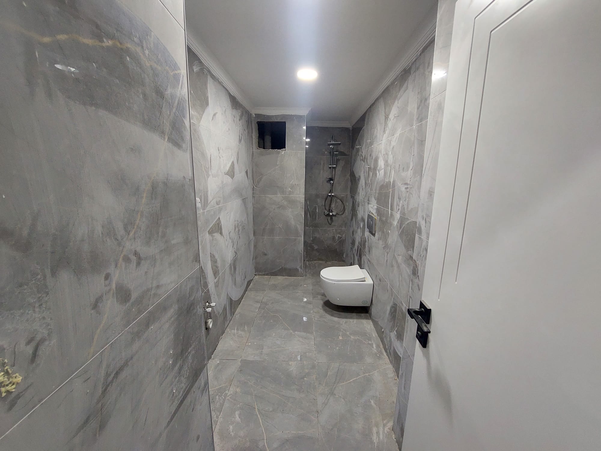KUMBAŞI MAHALLESİ SAHİLE ÇOK YAKIN SATILIK 2+1